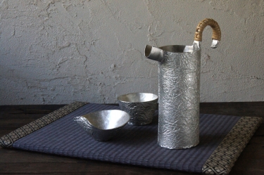  新井　良子 氏（錫）作品