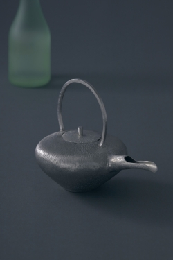 錫　 新井　良子 氏